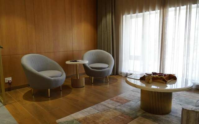 Seasons Hotel