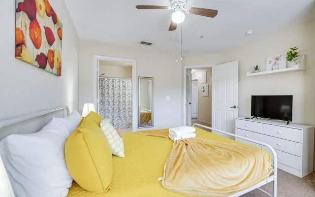 14 Mi to Disney World: Kissimmee Condo w/ Perks!