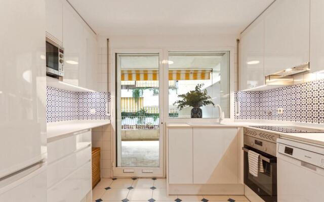 Beautiful 3BEDROOMS/2BATH/Golden Mile