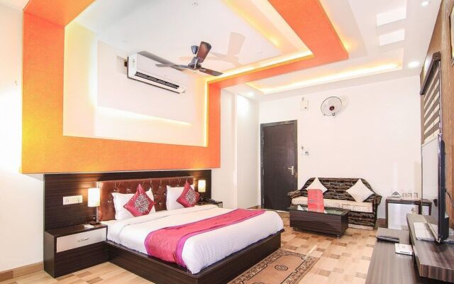 OYO 15422 Shiva Inn