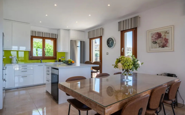 Stunning 3 bedroom villa 'BZ01' with private pool, stunning views, communal pool and resort facilities, Zephyros Village on Aphrodite Hills Re