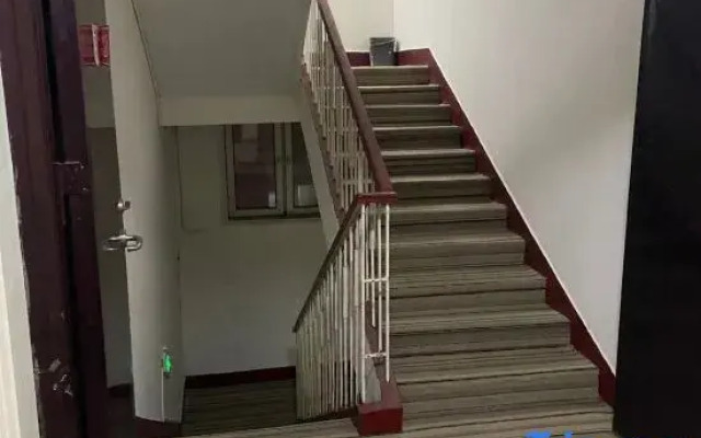 Urumqi Xinyuan Hotel (Tonghui Used Car Market)