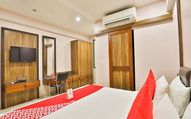 OYO 13420 Hotel Adendip Inn