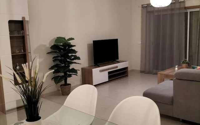 T2 Infante 101 A C Moderno Wi-fi Garagem 50M Praia