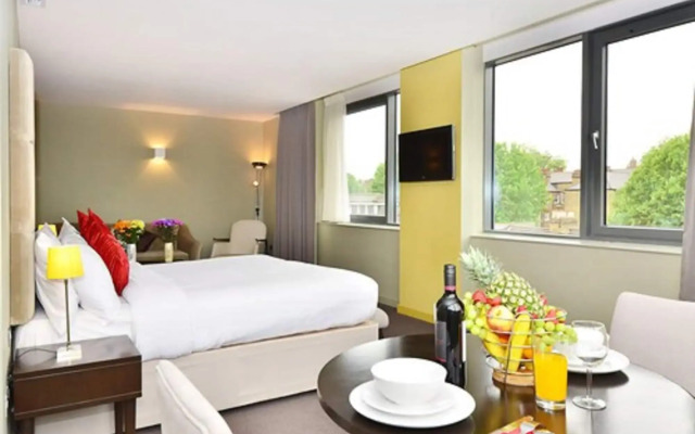 Axiom Park Hotel