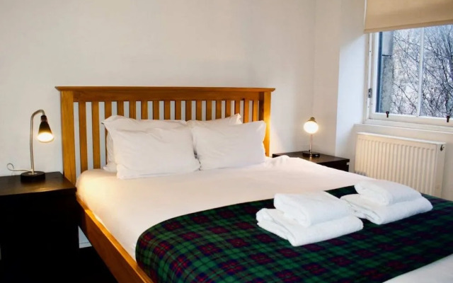 Central Apartment for the Fringe