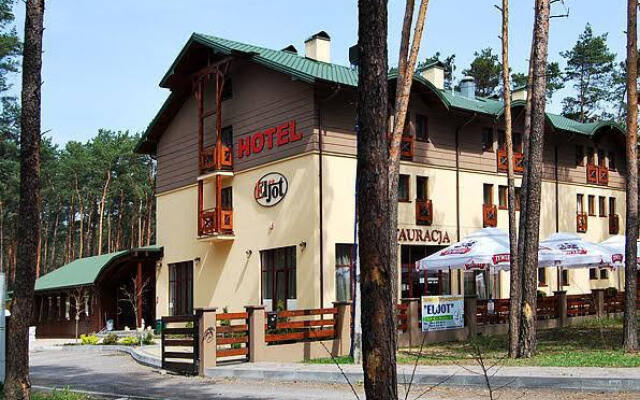 ELJOT - Hotel i Restauracja