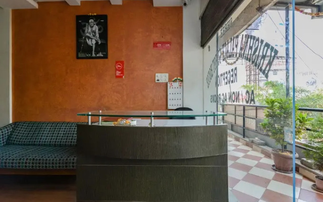 Krishna Palace Guest House by OYO