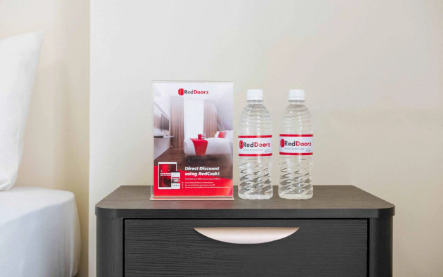 RedDoorz near Plaza Senayan