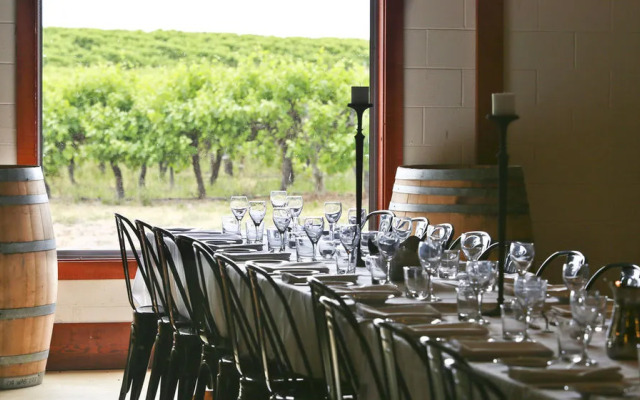 One Paddock Currency Creek Winery Villas