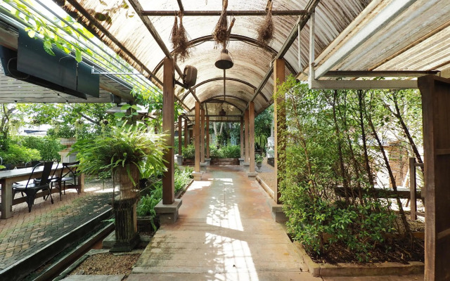 Nipa Garden Hotel