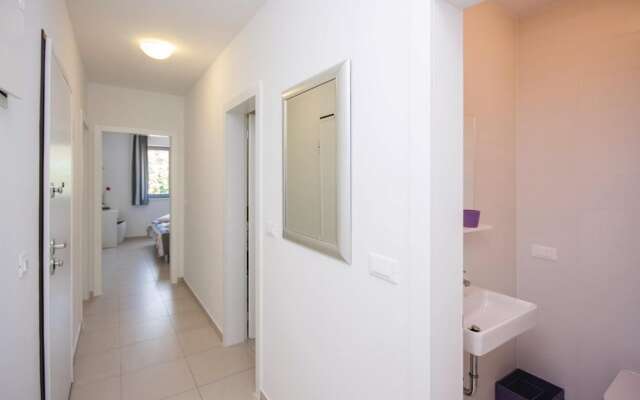 Amazing Home in Grebastica With Wifi and 2 Bedrooms