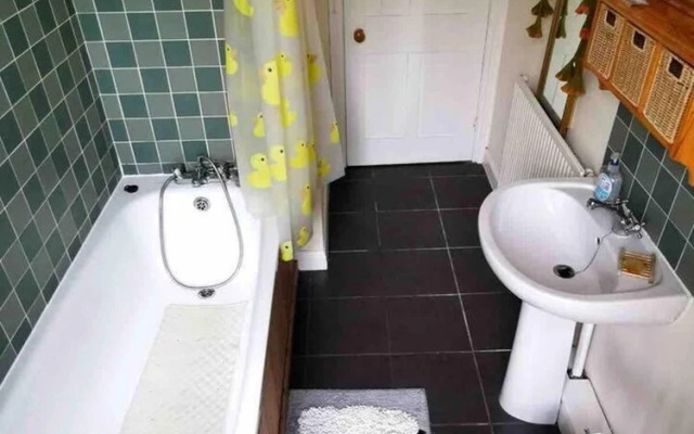 Spacious Riverside Home, 3 Bedrooms, Hebden Bridge