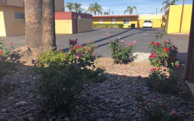 Royal Inn and Suites