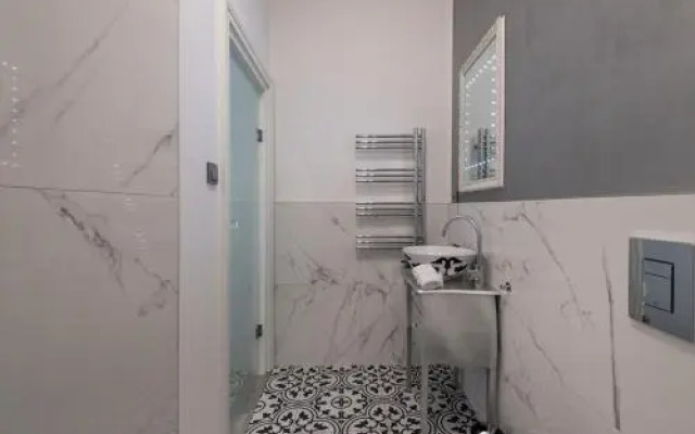 Wenceslas Square / Main Station - New Studio*****