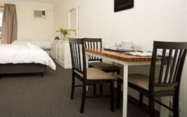 Aussie Settler Motel – Guest Rooms – Queanbeyan