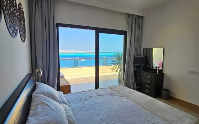 Stunning Sea View 1-bed Apartment in Hurghada
