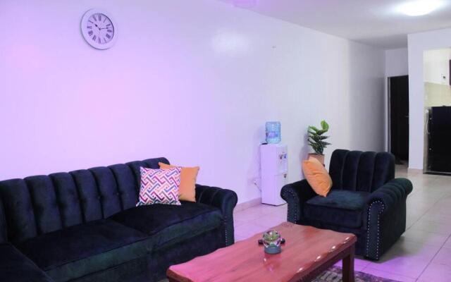 Lovely Emerald Green 3-Bedroom Apartment