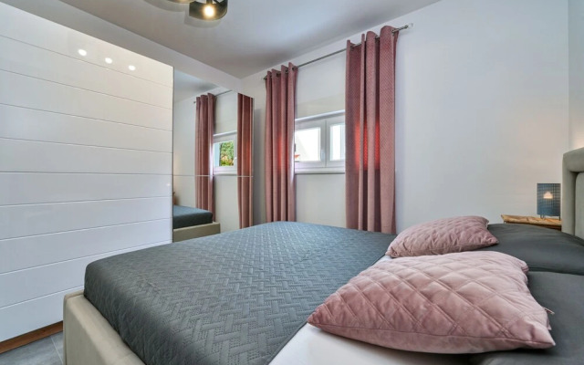 Imperial Apartment with Private Pool