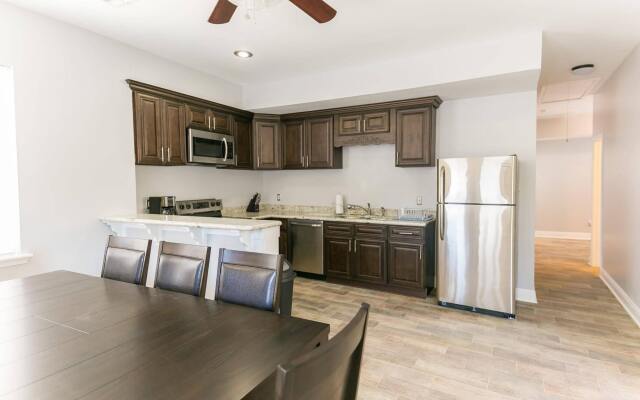 Hosteeva Conti Street Suites