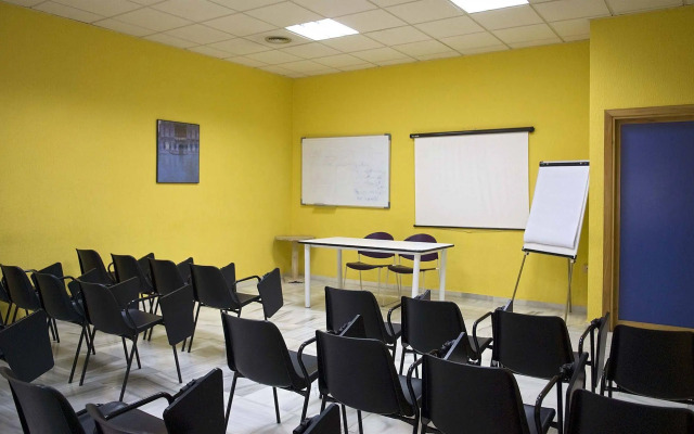 Albergue Inturjoven Sevilla - Hostel