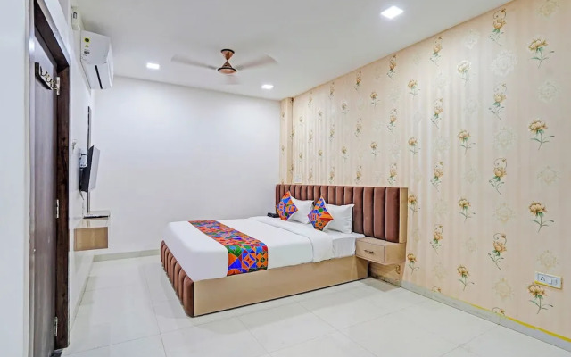 Fabhotel Amrit Palace