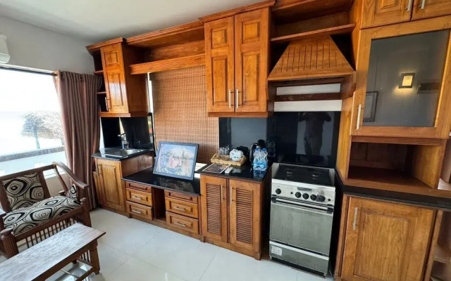 Scarlet White Resort