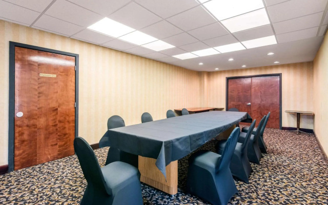 Quality Inn & Suites Tarpon Springs South