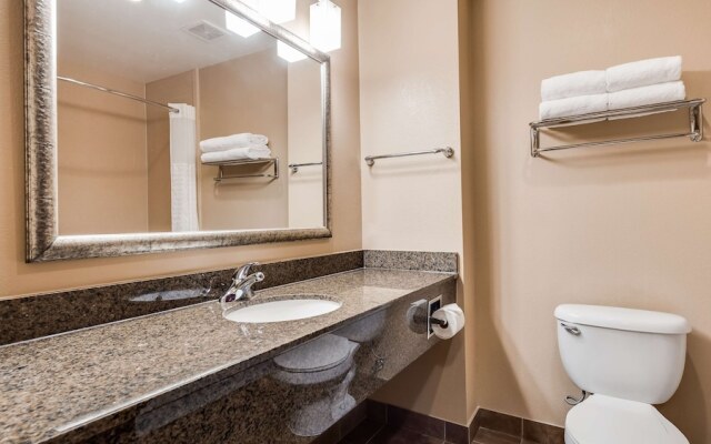 Comfort Inn & Suites