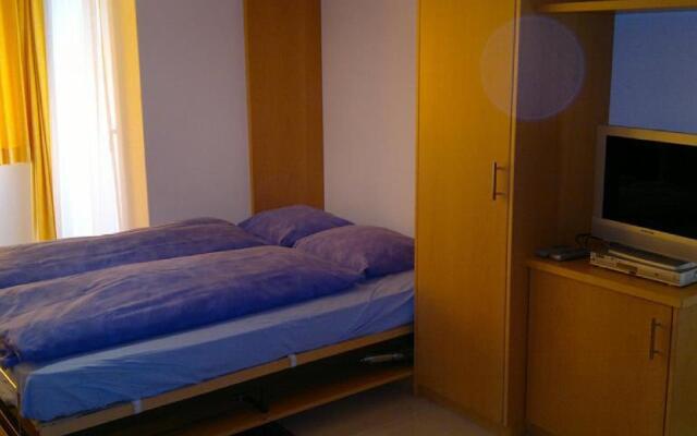 Evelyne - One Bedroom