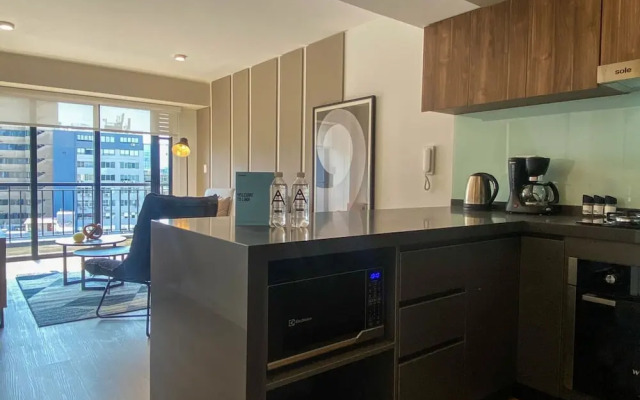 w Fascinating 1BR With Balcony in San Isidro