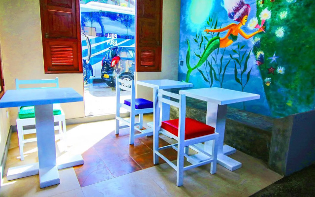 The Youth Hostel - It's a Youth Fame