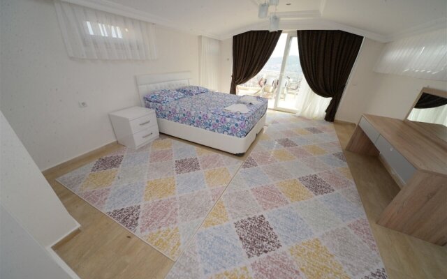 Villa with Majestic Views 1032