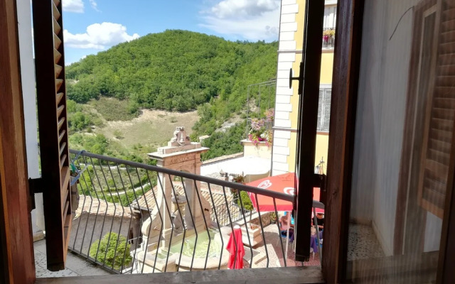 Vintage old Apartment in Castel di Tora