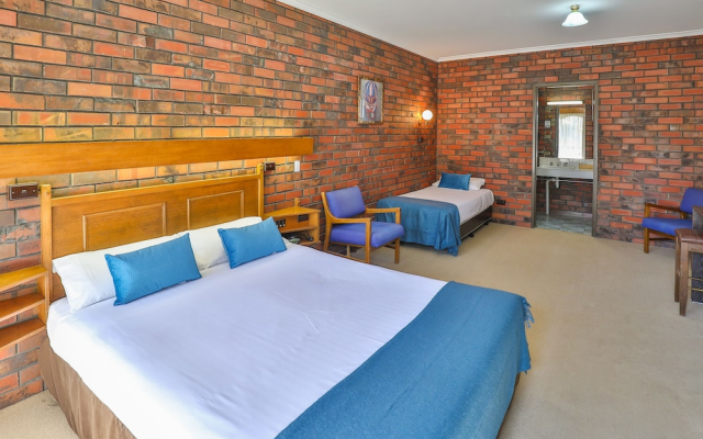 Two Rivers Motel