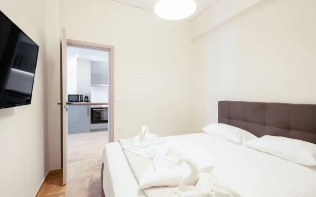 Modern 2-bedroom Gem Close to Metro