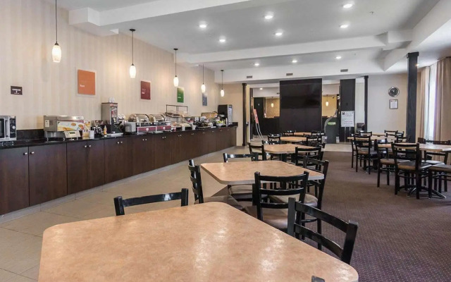 Comfort Inn & Suites