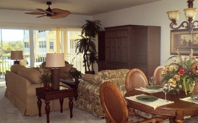 3 BR. Tommy Bahama
