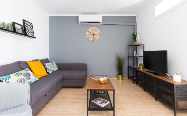 Lovely and Convenient Sagrada Familia Apartment