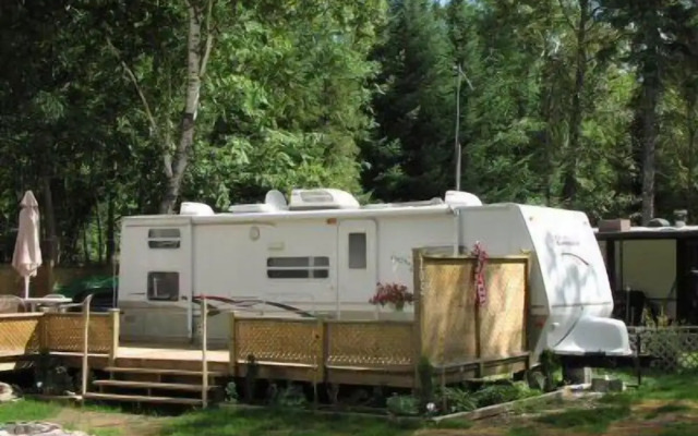 Jell-E-Bean Campground and Trailers