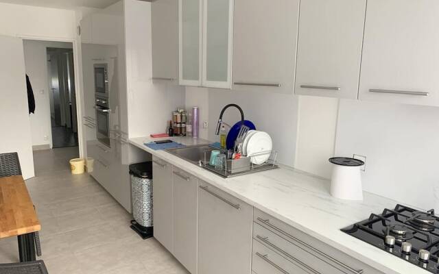 Apartment With 3 Bedrooms In Melun With Furnished Balcony And Wifi