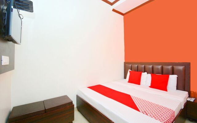 OYO 43291 Br Guest House