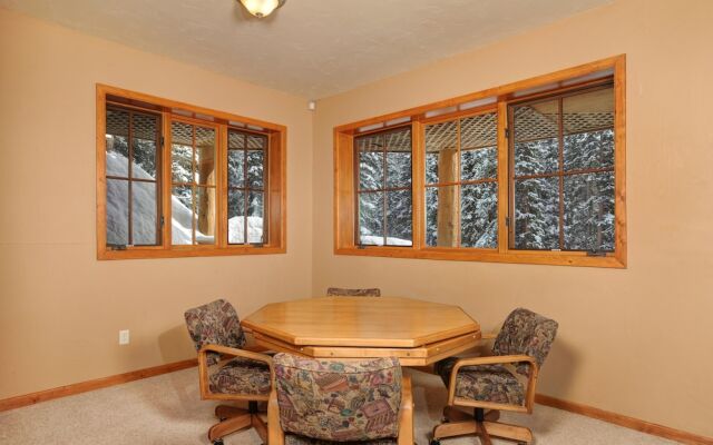 Paradise Meadow Lodge