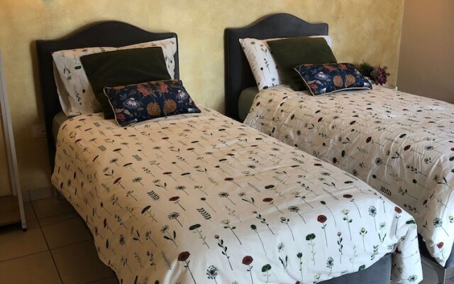 Room in B&B - Casa Belvedere - Complimentary Wifi and Private Parking
