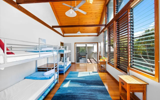 Serenity - Mudjimba - Pet Friendly Holiday Home