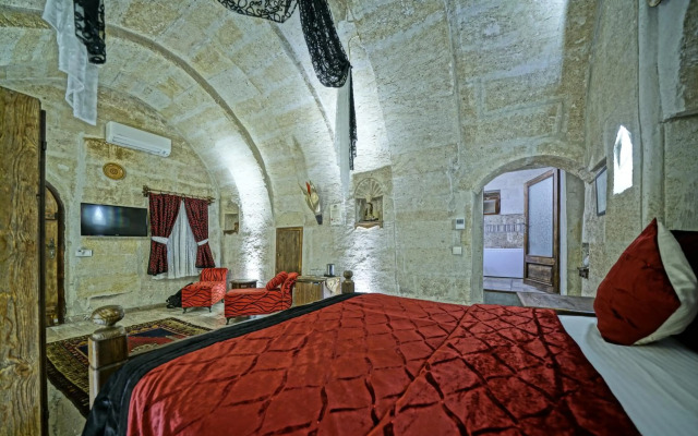 Maccan Cave Hotel