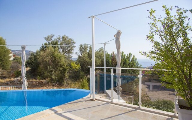 Villa Nergis by Akdenizvillam