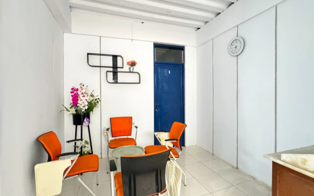 RedDoorz Syariah @ Sultana Guest House – Hotel Rooms – Bandung