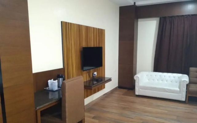 ADB Rooms Hotel Surabhi International,Varanasi