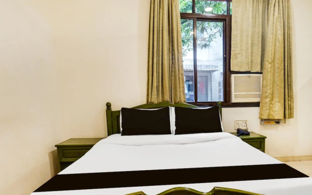 Premium Stays Near Fergusson College